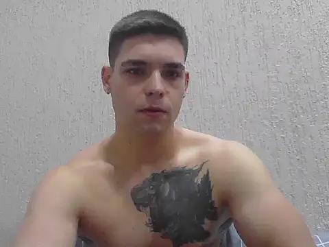 Snapshot of Zure-xxx chatting on November 2025 10:52:02 PM Zure-xxx online show from November 2025 10:52:02 PM