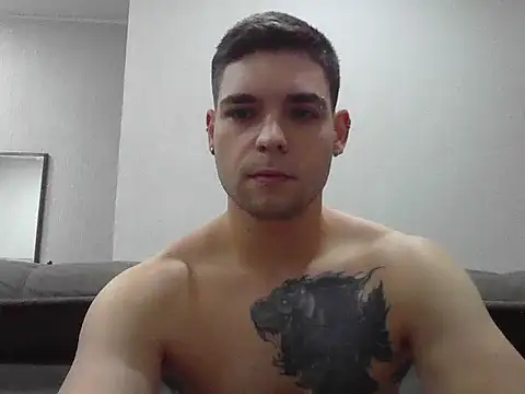 Snapshot of Zure-xxx chatting on November 2025 10:22:02 PM Zure-xxx online show from November 2025 10:22:02 PM