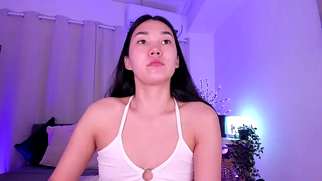 Snapshot of Divine_Madeleine chatting on June 2026 06:08:02 AM Divine Madeleine online show from June 2026 06:08:02 AM
