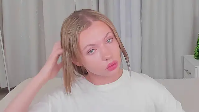 Snapshot of Keit_princess chatting on December 2025 07:48:01 AM Keit princess online show from December 2025 07:48:01 AM