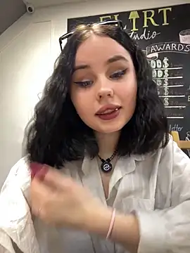 AliceLune online show from January 2026 04:18:01 AM