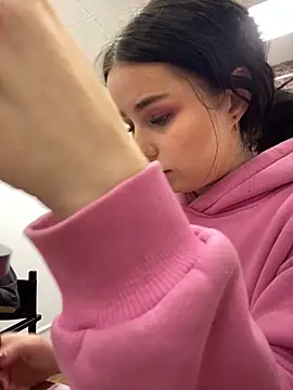 AliceLune online show from February 2026 05:49:02 PM