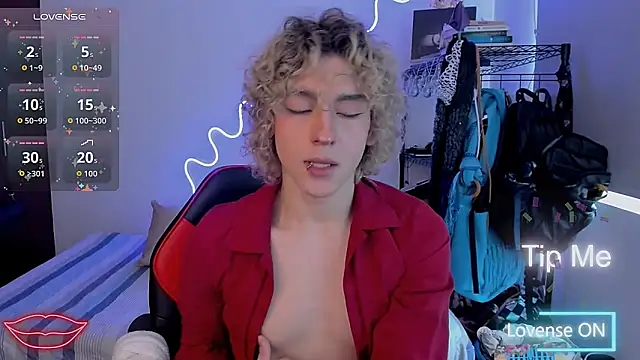 Snapshot of Lyric_Mirage chatting on November 2025 08:13:02 PM Lyric Mirage online show from November 2025 08:13:02 PM