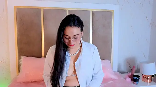 Elizabeth bennett 6 online show from November 2025 11:55:02 AM