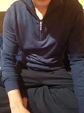 esmermoon online show from February 2026 11:09:02 PM