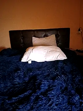 esmermoon online show from April 2026 12:22:02 AM