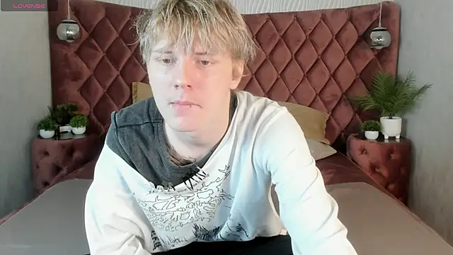 KevinMilky online show from October 2025 02:40:01 PM