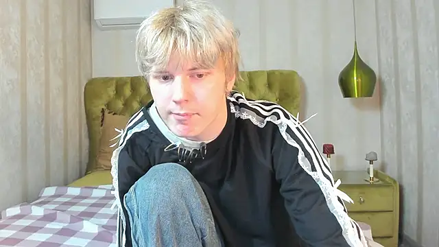 KevinMilky online show from October 2025 02:41:01 PM