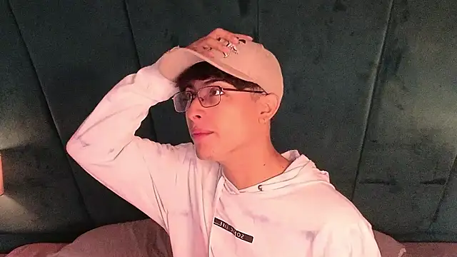 Aaron Eze online show from March 2026 12:41:01 PM