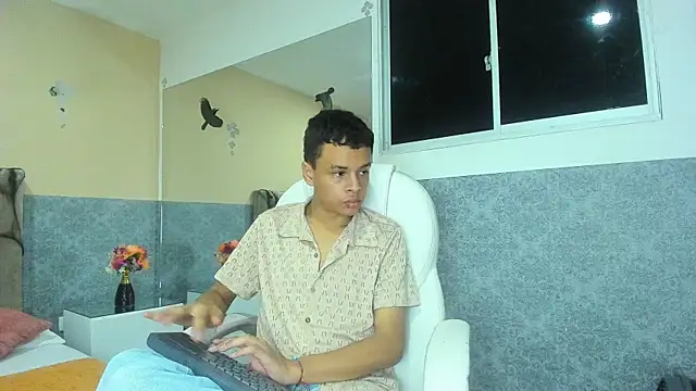 Xavier Fox    online show from October 2025 03:03:02 AM