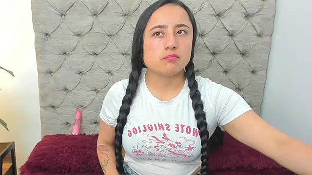 Samanta Fischer online show from November 2025 11:31:02 AM