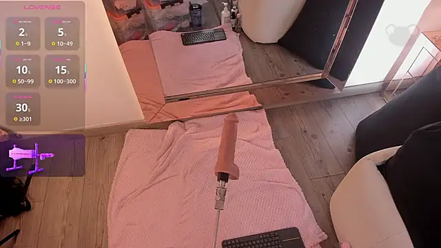 michelle cutee  online show from November 2025 08:33:02 PM