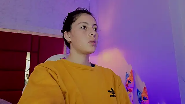 moon winy online show from April 2026 11:22:02 AM