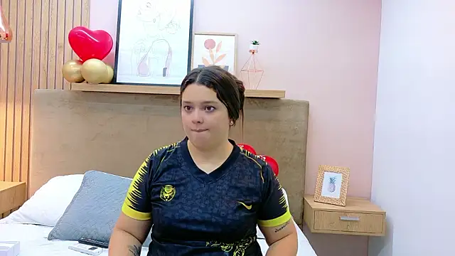 Tessa Stone online show from February 2026 03:50:01 AM