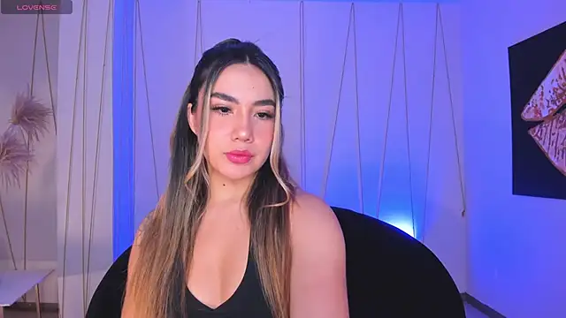 AnnieMonroe1 online show from December 2025 11:37:02 AM