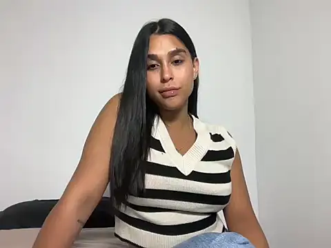 Snapshot of sofialaurentxoxo chatting on October 2025 12:22:02 AM sofialaurentxoxo online show from October 2025 12:22:02 AM