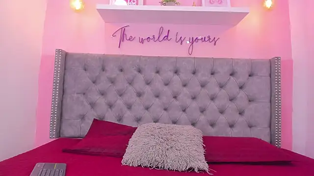 Sophiia 77 online show from February 2026 07:45:01 PM