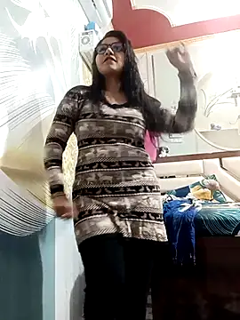 Vanshika1432 online show from November 2025 06:58:02 AM