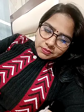 Vanshika1432 online show from November 2025 01:32:02 PM