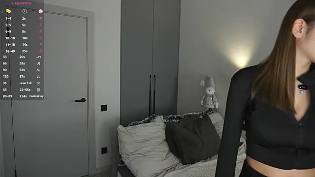 BrynnHolverson online show from December 2025 07:10:01 PM