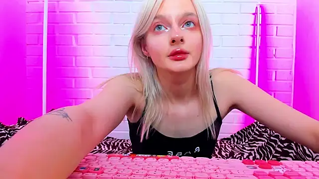 AlessaKiss online show from June 2026 02:33:02 AM