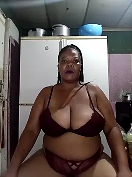 boobsqueenxo online show from November 2025 06:20:01 PM