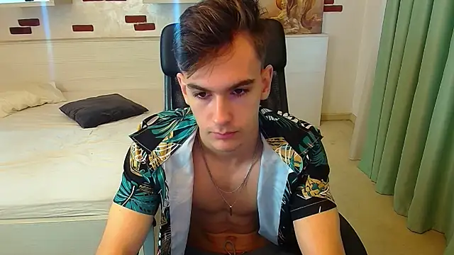 BradyFlint online show from October 2025 06:02:02 AM