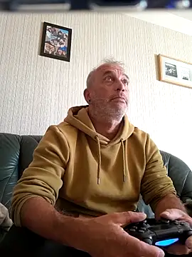 Ptitcouic online show from October 2025 01:45:02 PM