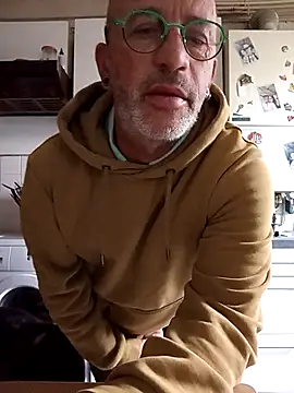 Ptitcouic online show from October 2025 08:04:01 AM