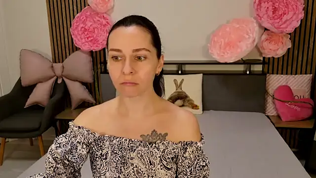 DitaNoir online show from February 2026 10:01:01 AM