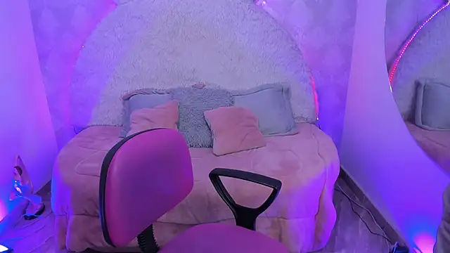 valentina clk online show from February 2026 01:17:01 PM