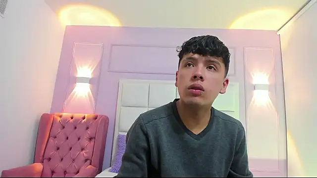 hoot booys  online show from February 2026 08:18:01 PM