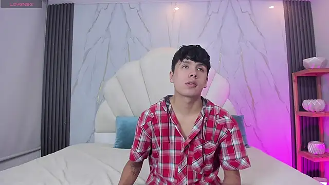 hoot booys  online show from March 2026 08:57:01 PM