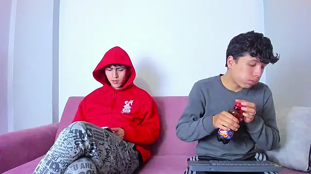 hoot booys  online show from April 2026 09:15:01 PM