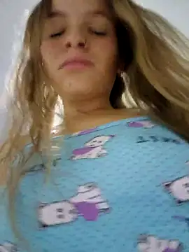 bambiluly online show from October 2025 01:45:02 PM