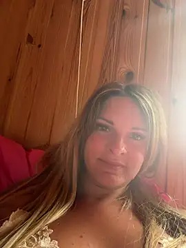 kinkysarahx online show from July 2026 08:40:01 AM