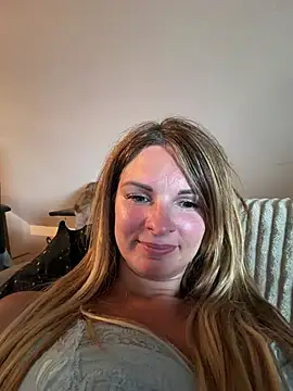 kinkysarahx online show from July 2026 03:08:02 PM