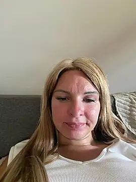 kinkysarahx online show from July 2026 12:01:02 PM