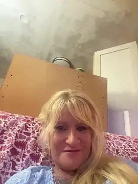 Snapshot of Bornbutiful chatting on March 2026 01:00:02 AM Bornbutiful online show from March 2026 01:00:02 AM