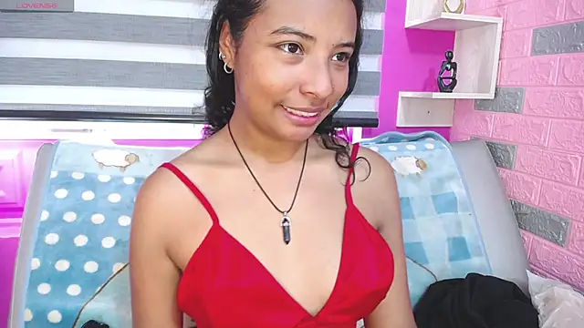 Snapshot of Zoe_Rider chatting on December 2025 12:43:02 PM Zoe Rider online show from December 2025 12:43:02 PM