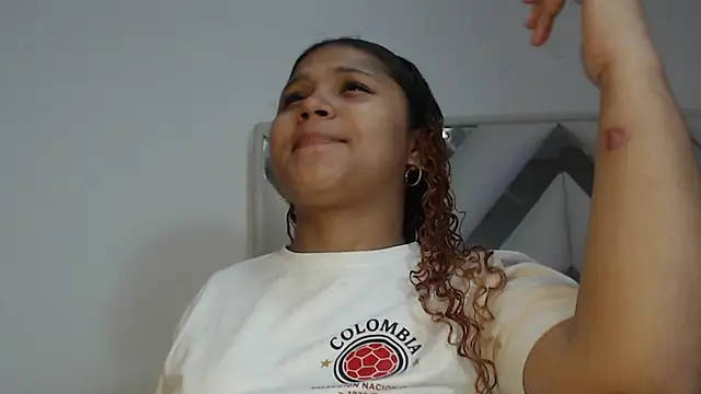 Snapshot of miel_alisha chatting on July 2026 01:06:01 PM miel alisha online show from July 2026 01:06:01 PM