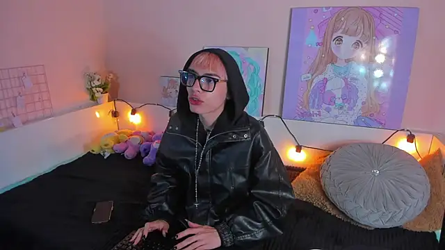 Strawberry Kitty  online show from November 2025 03:30:02 AM