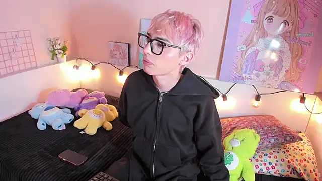 Strawberry Kitty  online show from November 2025 03:56:02 AM