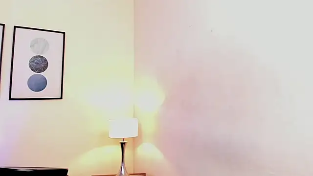 Amelia Brixton online show from April 2026 04:10:02 AM