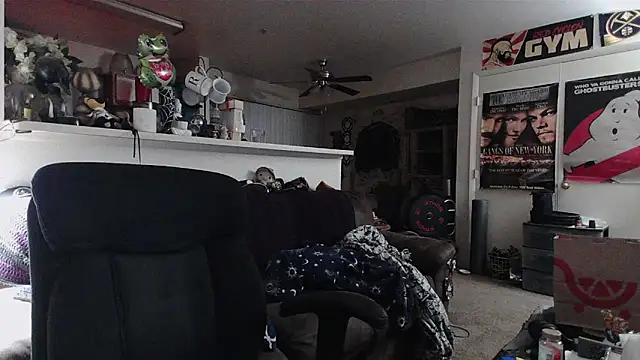 biggerisbetter12 online show from March 2026 06:50:01 AM