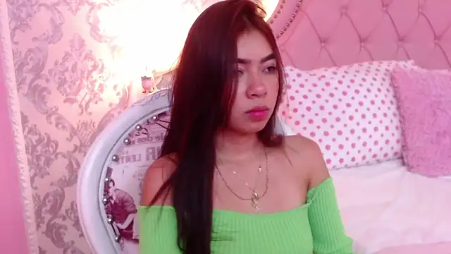 GabrielaSuarez online show from October 2025 01:39:01 PM