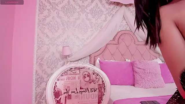 GabrielaSuarez online show from November 2025 12:49:01 PM