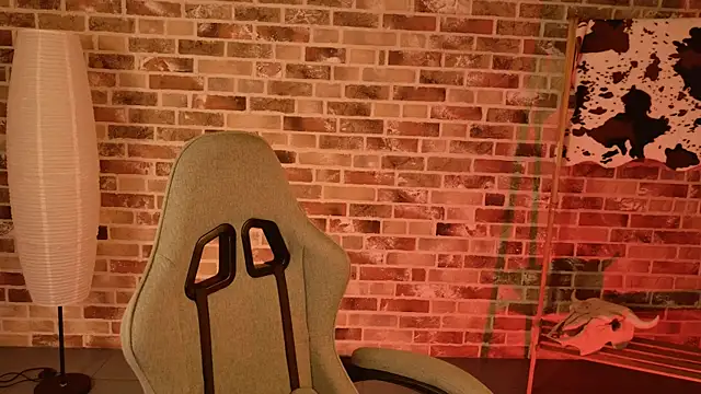 May Bloom online show from November 2025 05:18:02 AM