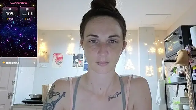 Snapshot of mistressaurora chatting on November 2025 03:56:01 PM mistressaurora online show from November 2025 03:56:01 PM