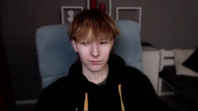 Snapshot of guitarandangell chatting on February 2026 11:09:02 AM guitarandangell online show from February 2026 11:09:02 AM